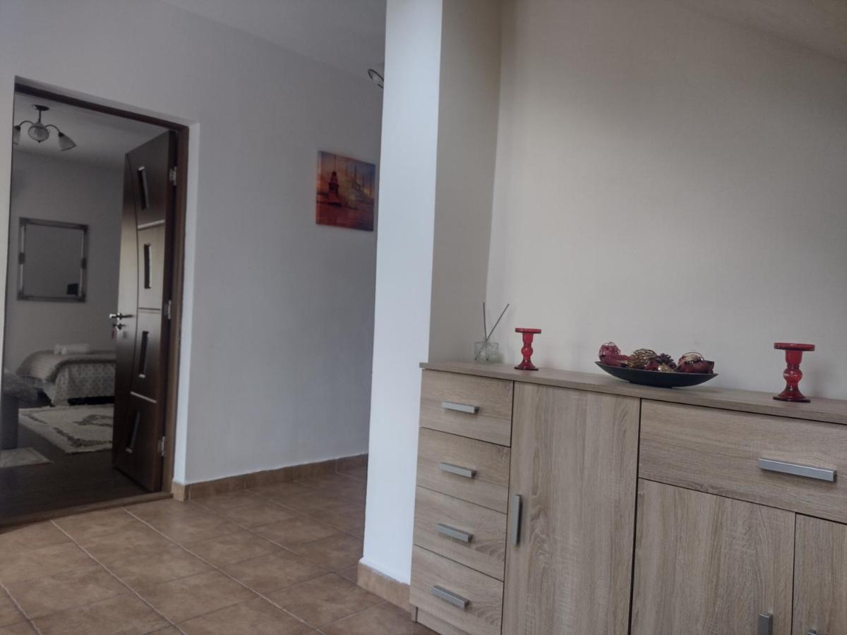 Appartamento Casa Radu Novaci-Străini Esterno foto